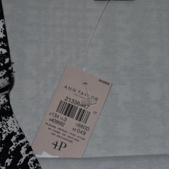 Ann Taylor Factory Business Casual Office Pull On Print Pencil Skirt Size 4P - Picture 4 of 8